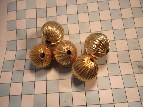 beads metalised gold pt