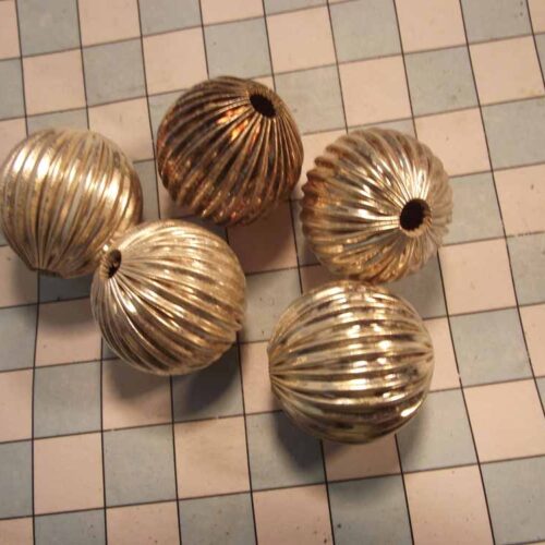 Beads 6 Beads-metallised silver plated x5