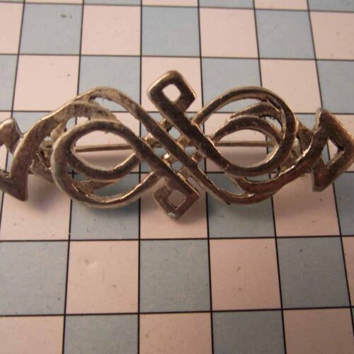 Celtic Brooches, Earrings & Pendants – Silver & Copper Plated Pewter. 5 BKB04-PS