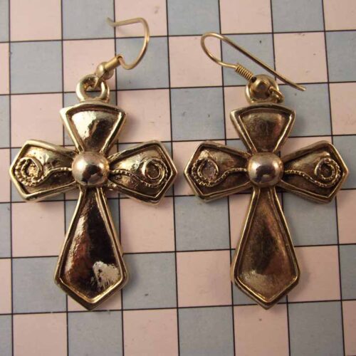 Celtic Brooches, Earrings & Pendants - Gold Plated Pewter. 28 BKE30-PG