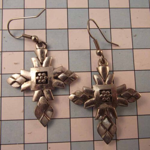 Celtic Brooches, Earrings & Pendants – Silver & Copper Plated Pewter. 51 BKE49-PS
