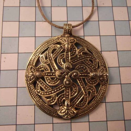 Celtic Brooches, Earrings & Pendants - Gold Plated Pewter. 53 BKN16-PG