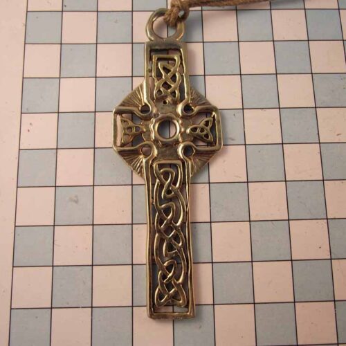 Celtic Brooches, Earrings & Pendants - Gold Plated Pewter. 54 BKN17-PG
