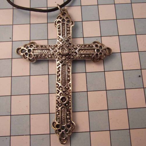 Celtic Brooches, Earrings & Pendants – Silver & Copper Plated Pewter. 84 BKN19-PS