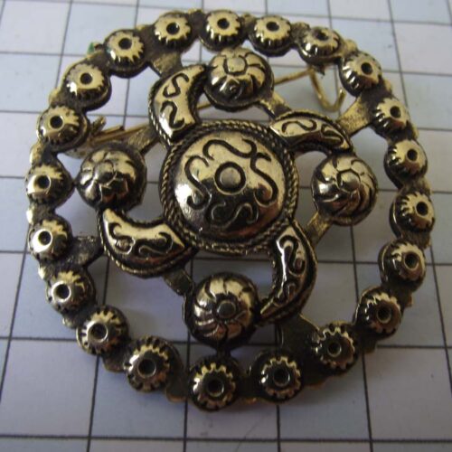 Celtic Brooches, Earrings & Pendants - Gold Plated Pewter. 5 BKB20-PG