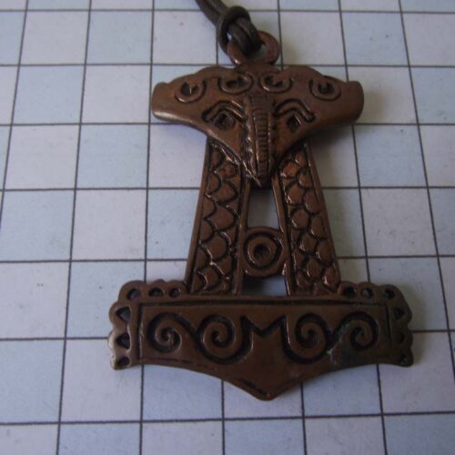 Celtic Brooches, Earrings & Pendants – Silver & Copper Plated Pewter. 88 BKN70-PC