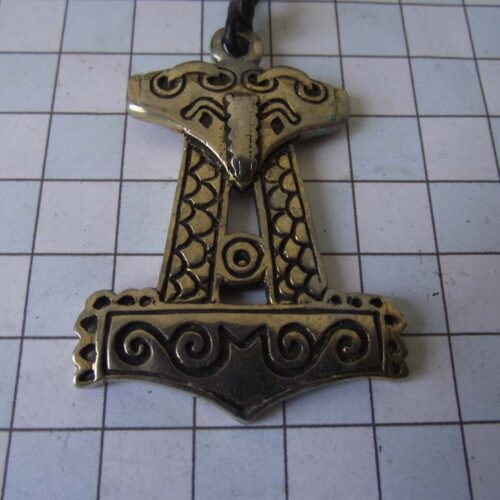 Celtic Brooches, Earrings & Pendants - Gold Plated Pewter. 55 BKN70-PG