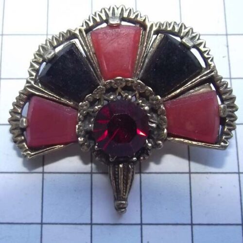 Gold Plated Medieval Stoned Brooches 11 HLB016GPred