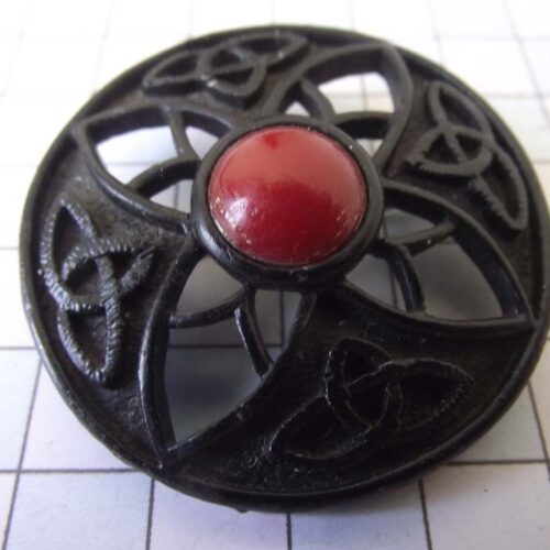 Silver Plated Medieval Stoned Brooches 52 M003-BKred