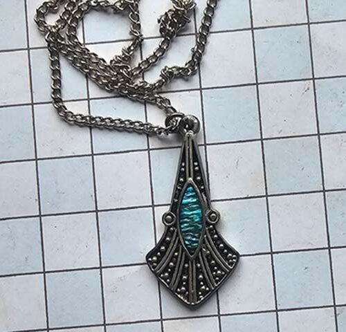 Celtic Brooches, Earrings & Pendants – Silver & Copper Plated Pewter. 104 PEND7-PS
