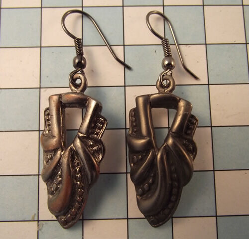 Celtic Brooches, Earrings & Pendants – Silver & Copper Plated Pewter. 68 BKE70-PC