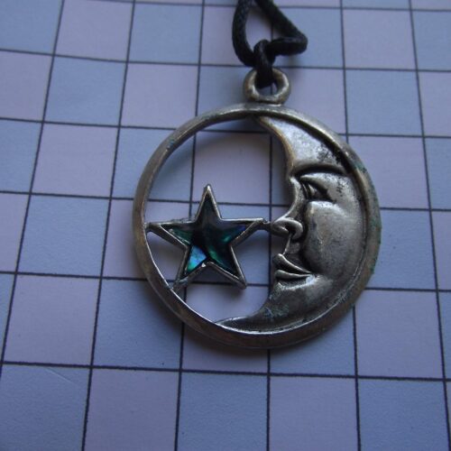 Celtic Brooches, Earrings & Pendants – Silver & Copper Plated Pewter. 105 PEND8-PS